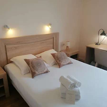 Hotel Restaurant Platanes - Kb Group Etauliers