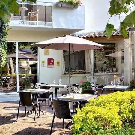 Restaurant Platanes - Kb Group 2* Etauliers