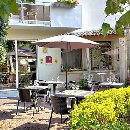 Restaurant Platanes - Kb Group Hotel Etauliers