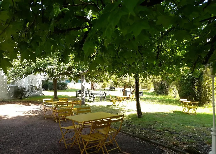 Restaurant Platanes - Kb Group 2* Etauliers