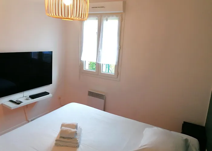 Hotell Restaurant Platanes - Kb Group Etauliers