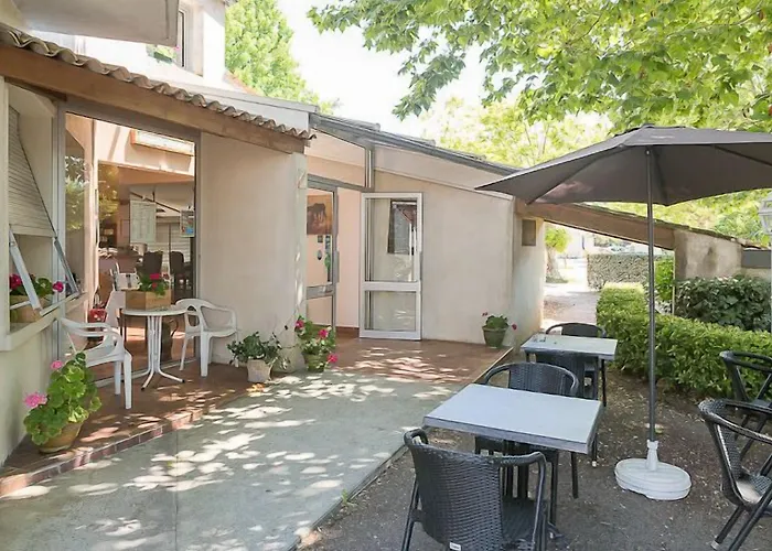 Restaurant Platanes - Kb Group Hotell Etauliers