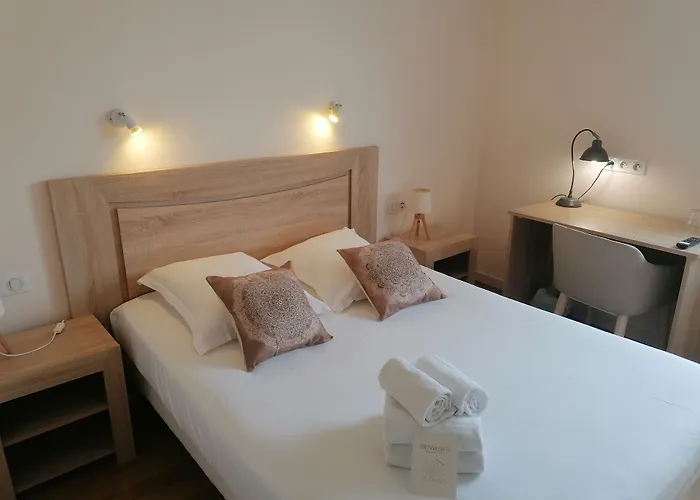 Hotell Restaurant Platanes - Kb Group Etauliers