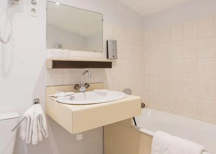 Hotell Restaurant Platanes - Kb Group